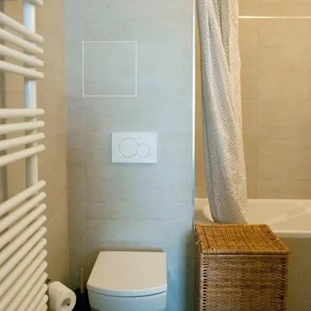 Appartamento Lovely Spacious Bright Two-room Apt In Bastille Parigi
